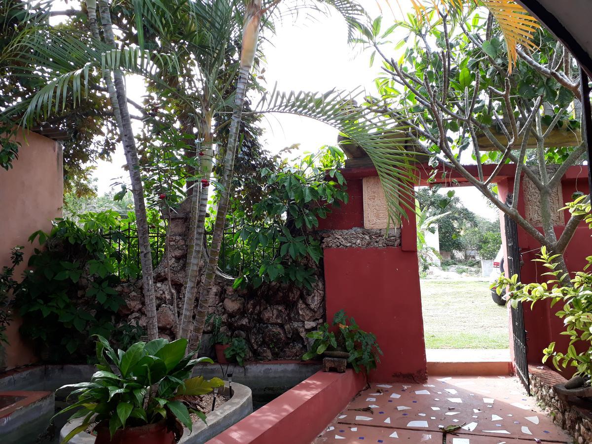 El Chac Mool Bed & Breakfast Santa Elena Dış mekan fotoğraf