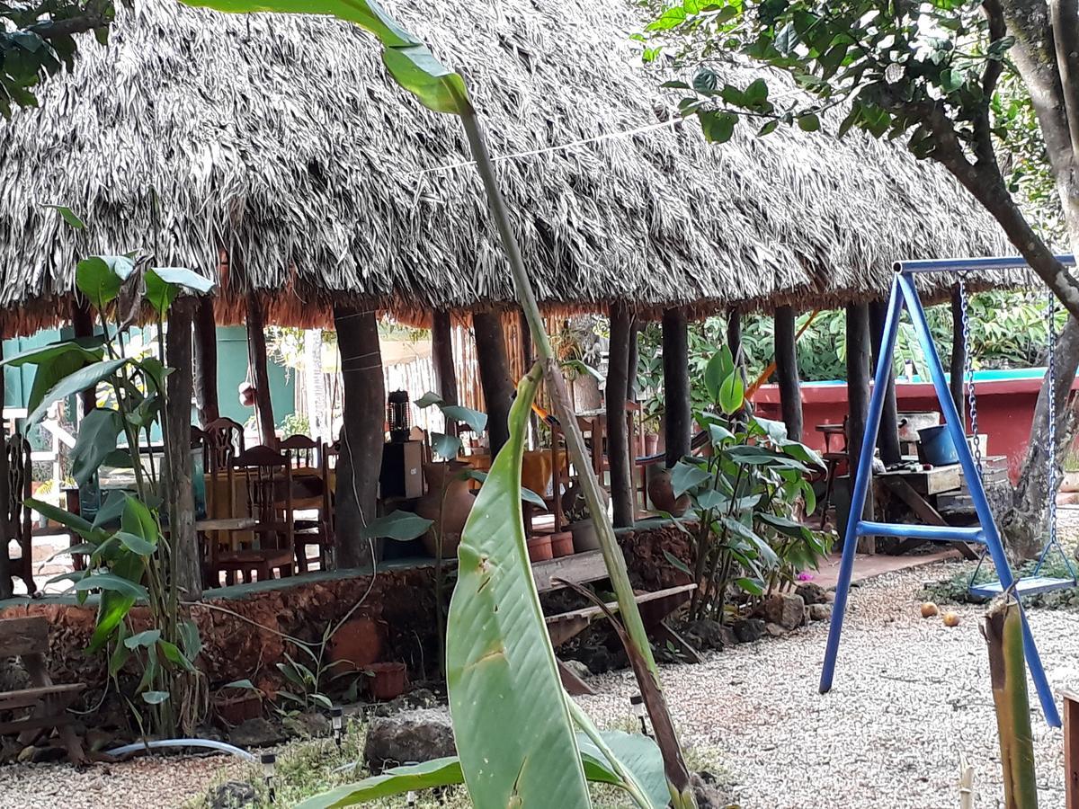 El Chac Mool Bed & Breakfast Santa Elena Dış mekan fotoğraf