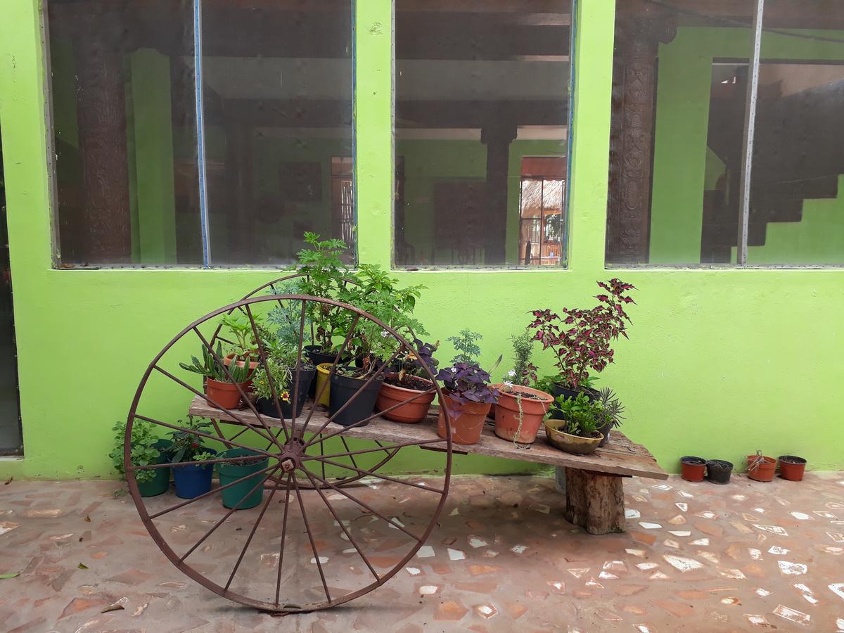 El Chac Mool Bed & Breakfast Santa Elena Dış mekan fotoğraf